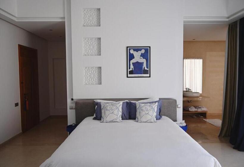 هتل Maison Kenoosha