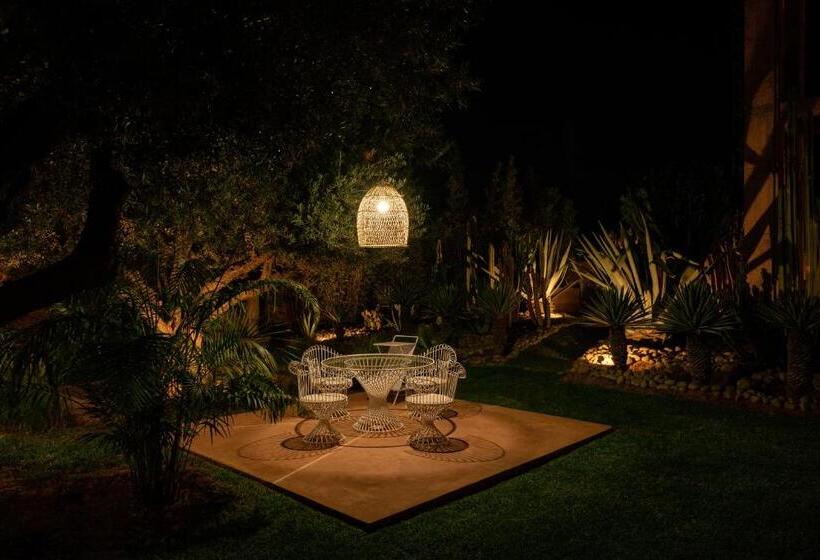 هتل Maison Kenoosha