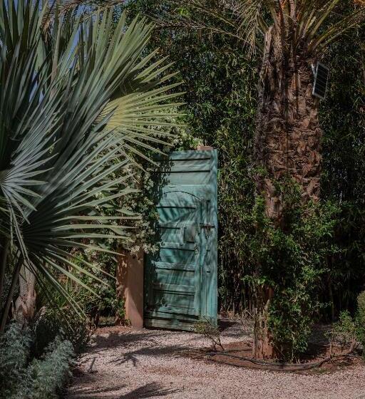 هتل Maison Kenoosha