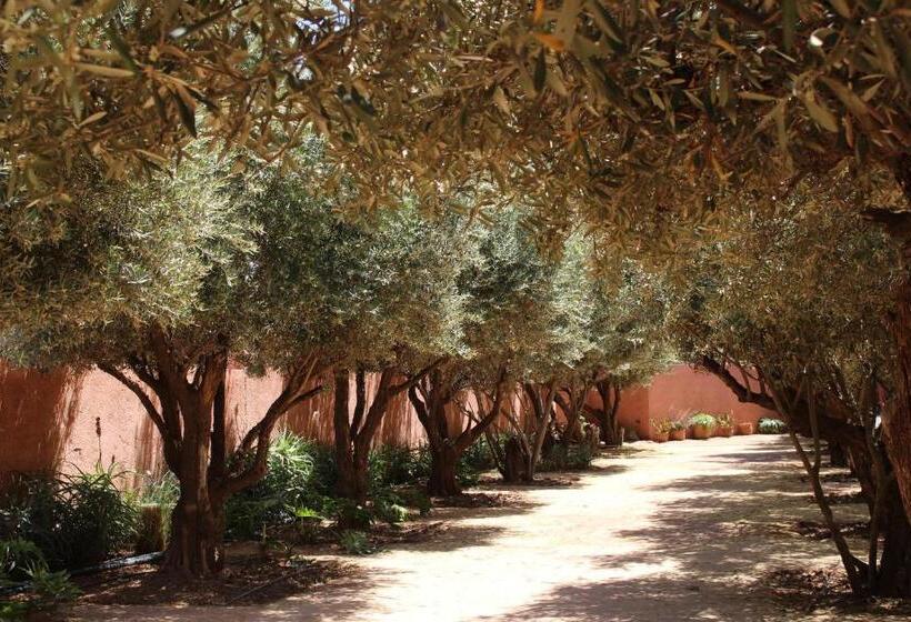 هتل Maison Kenoosha