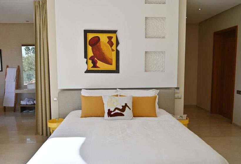 هتل Maison Kenoosha