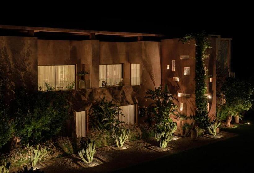 هتل Maison Kenoosha