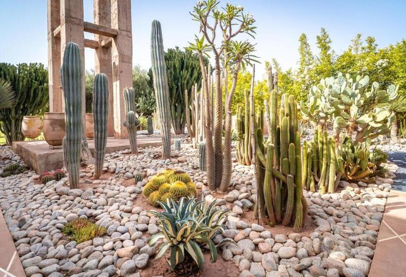 هتل Maison Kenoosha