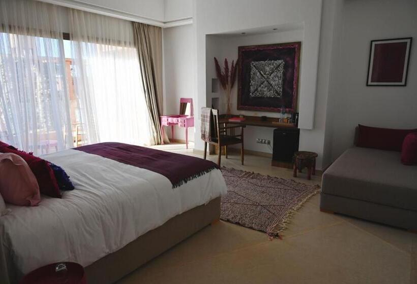 هتل Maison Kenoosha