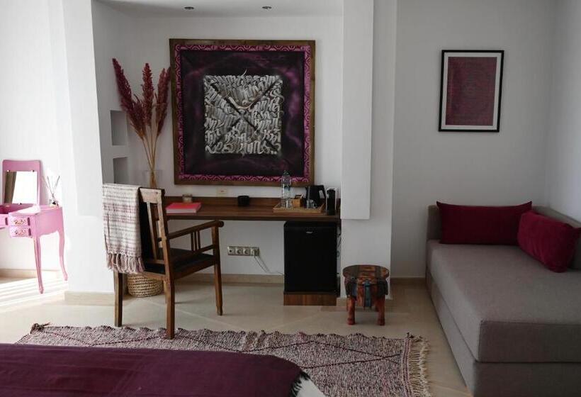 هتل Maison Kenoosha