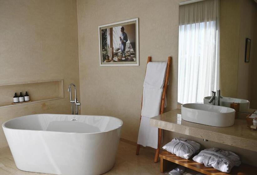 هتل Maison Kenoosha