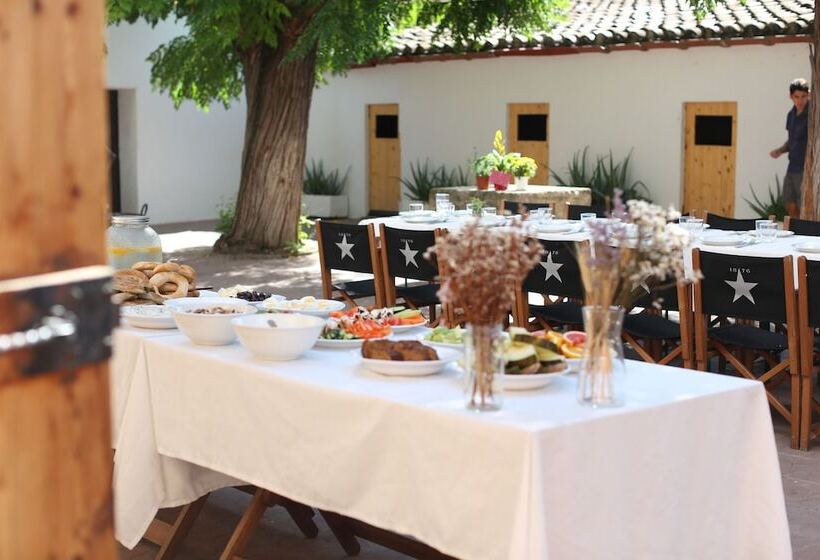 Отель Masia Can Rovira