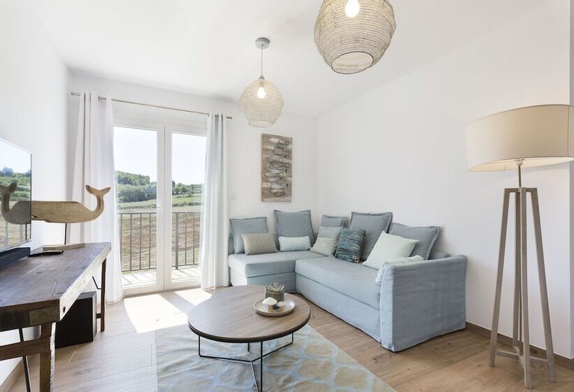 Отель Masia Can Rovira