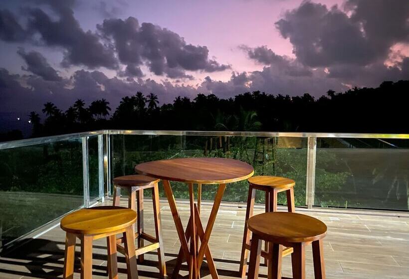 호텔 Mazarine Surf Suites