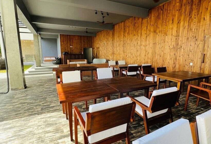 호텔 Mazarine Surf Suites