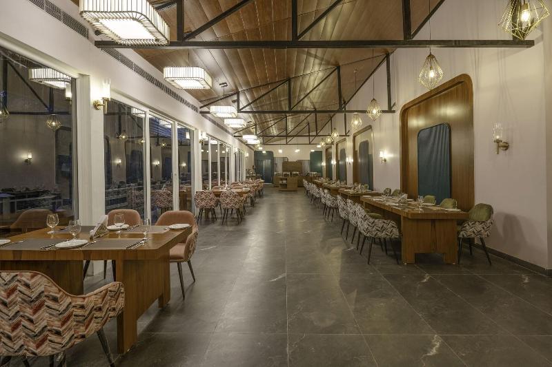 בית מלון כפרי Merak Resort Corbett