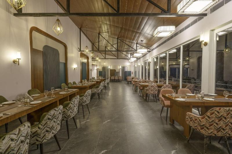 בית מלון כפרי Merak Resort Corbett