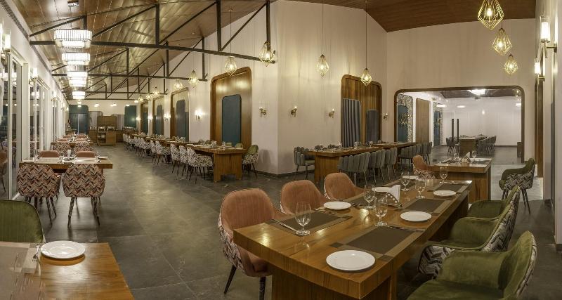 בית מלון כפרי Merak Resort Corbett