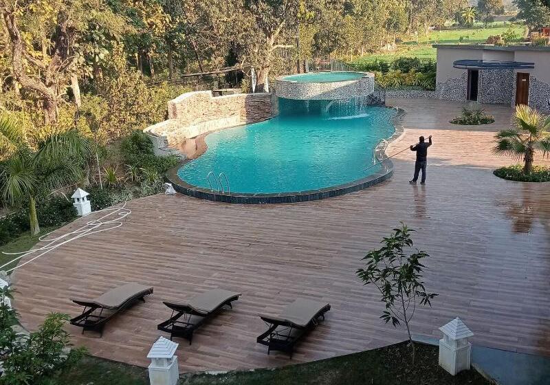 בית מלון כפרי Merak Resort Corbett