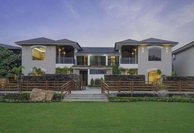 בית מלון כפרי Merak Resort Corbett