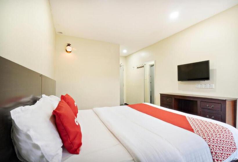 هتل Oyo 89960 Manjung Inn