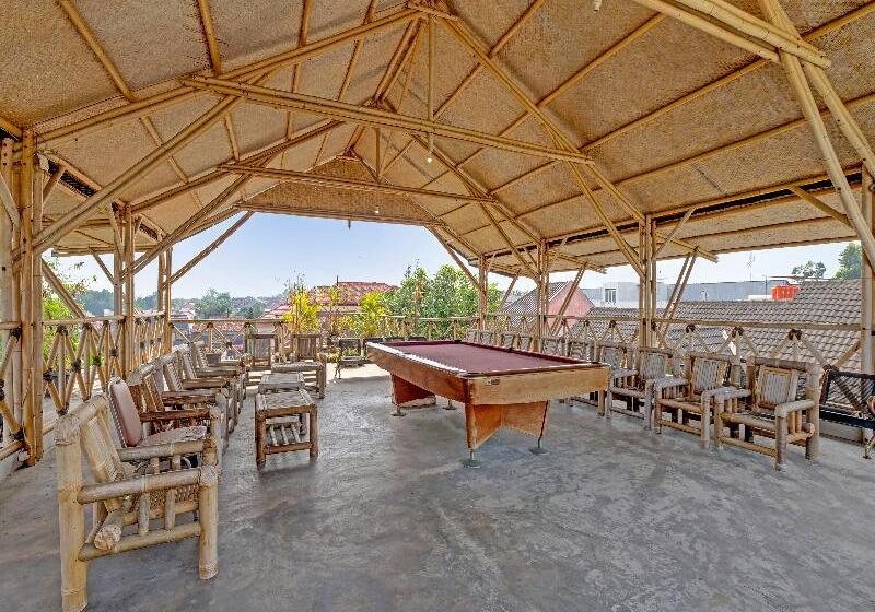 호텔 Oyo 91522 Candi Gebang Guesthouse