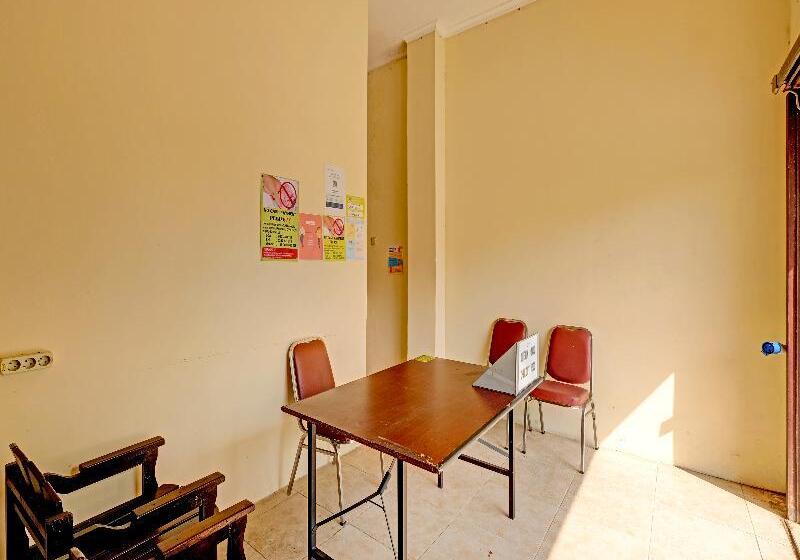 호텔 Oyo 91522 Candi Gebang Guesthouse