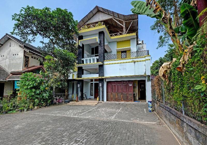 호텔 Oyo 91522 Candi Gebang Guesthouse