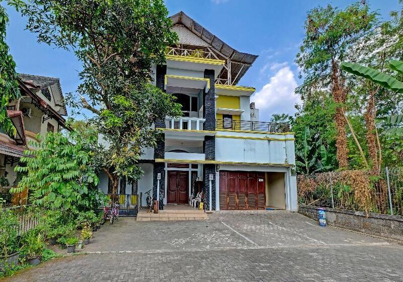 هتل Oyo 91522 Candi Gebang Guesthouse