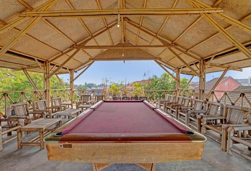 호텔 Oyo 91522 Candi Gebang Guesthouse