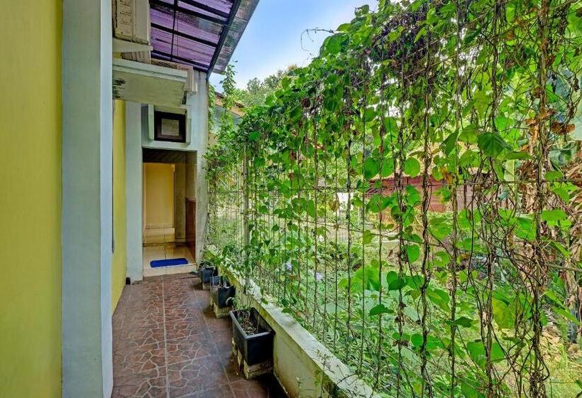 호텔 Oyo 91522 Candi Gebang Guesthouse