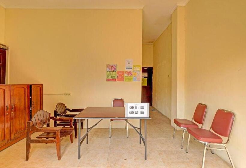 هتل Oyo 91522 Candi Gebang Guesthouse