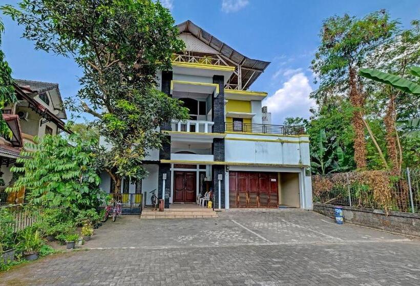 هتل Oyo 91522 Candi Gebang Guesthouse