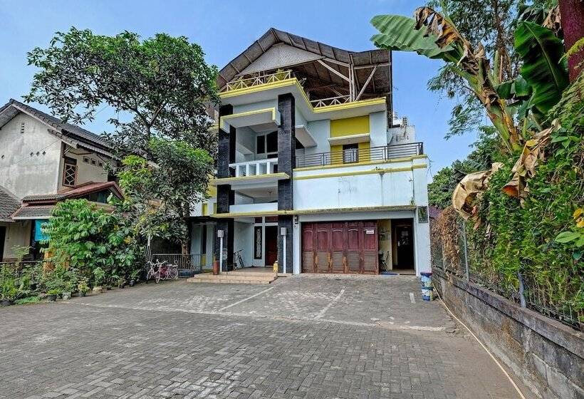 호텔 Oyo 91522 Candi Gebang Guesthouse