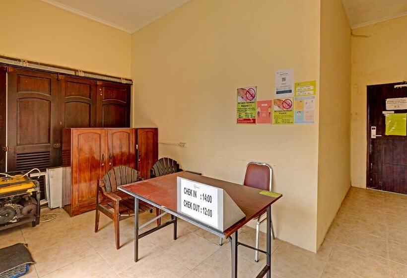 호텔 Oyo 91522 Candi Gebang Guesthouse