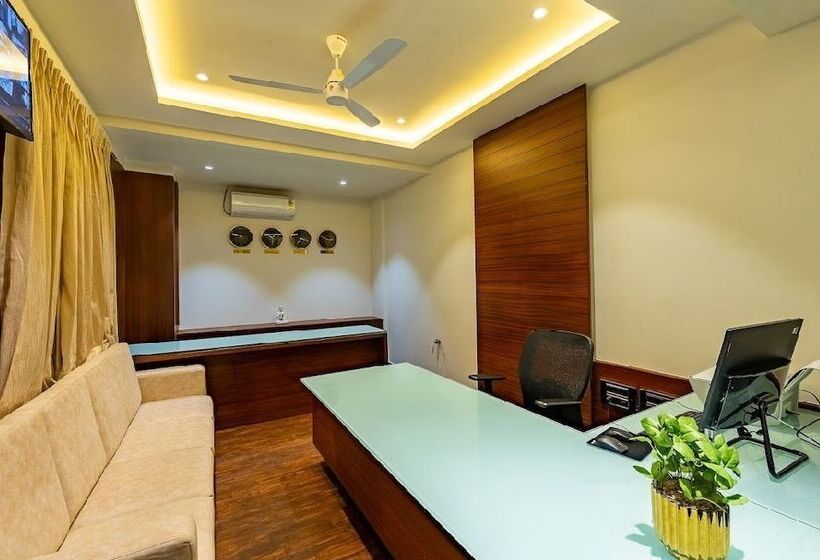 酒店 Patel Comforts Inn & Suites