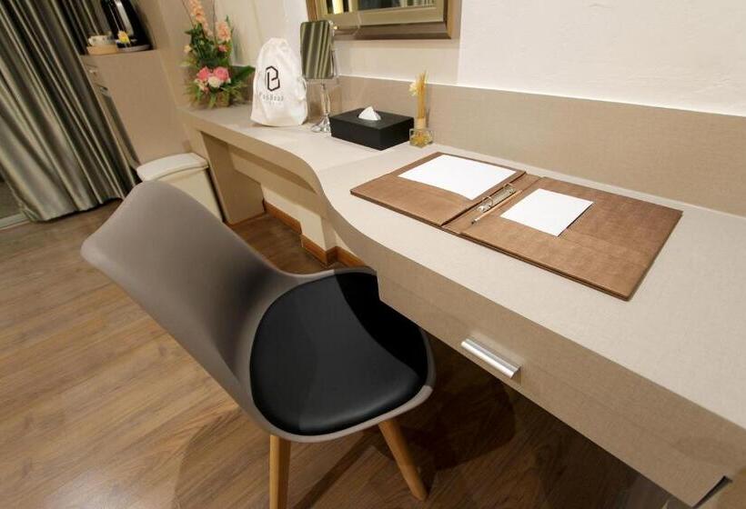 هتل Pooh Beach Resort & Spa