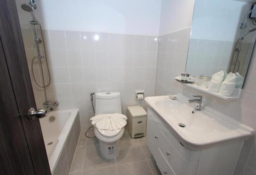 هتل Pooh Beach Resort & Spa