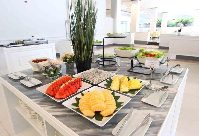 هتل Pooh Beach Resort & Spa