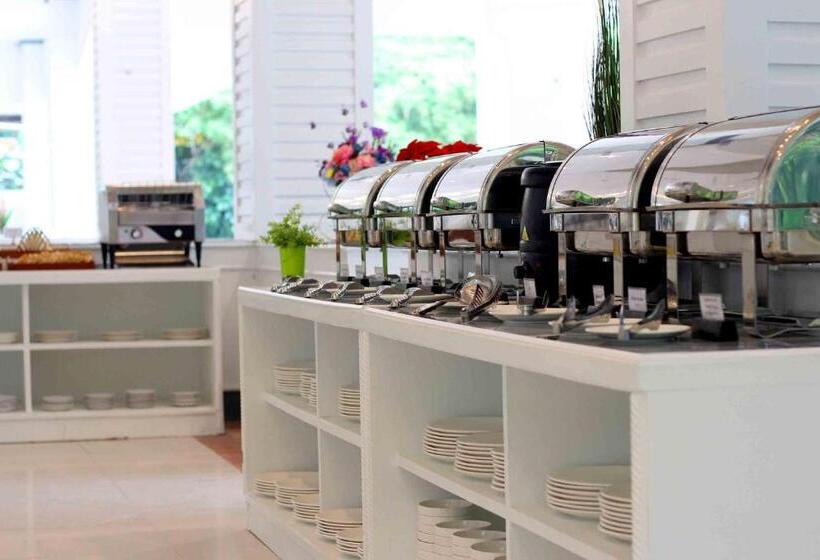 هتل Pooh Beach Resort & Spa