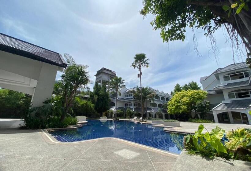 هتل Pooh Beach Resort & Spa