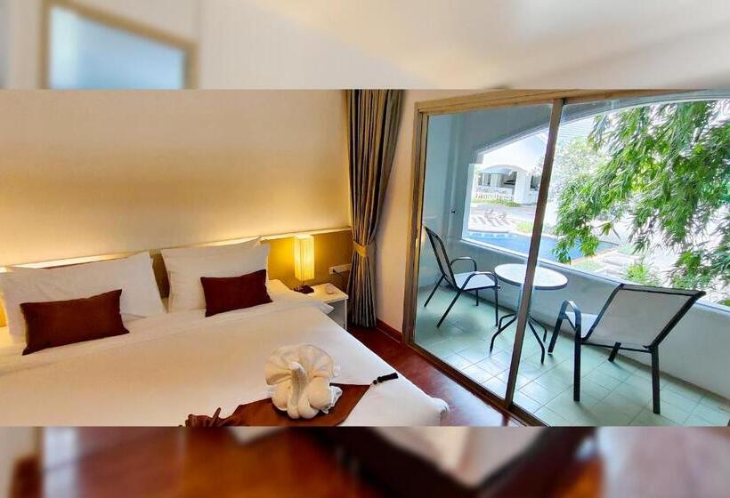 هتل Pooh Beach Resort & Spa