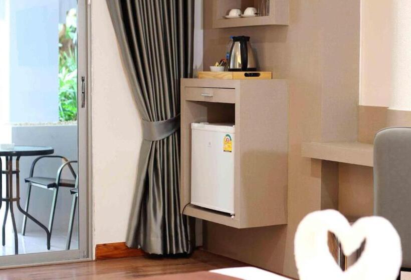 هتل Pooh Beach Resort & Spa