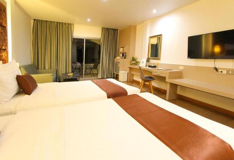 هتل Pooh Beach Resort & Spa