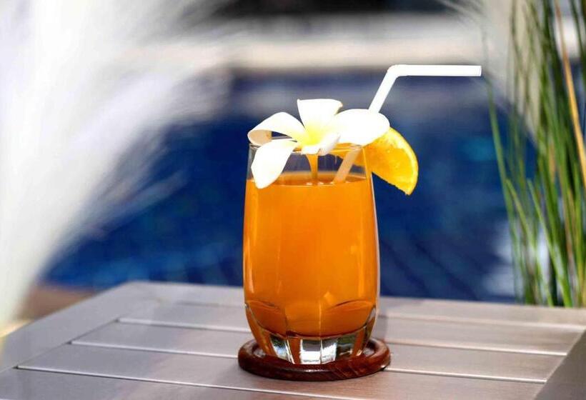 هتل Pooh Beach Resort & Spa