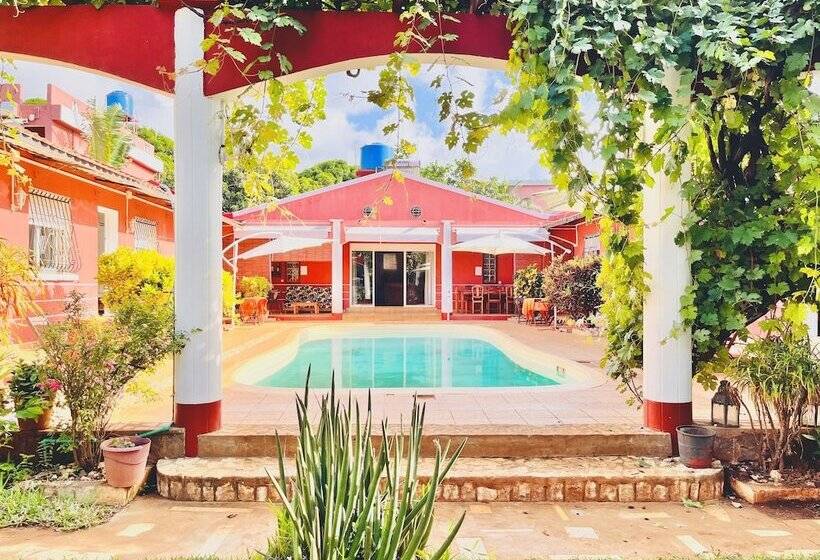 בית מלון כפרי Regina Lodge