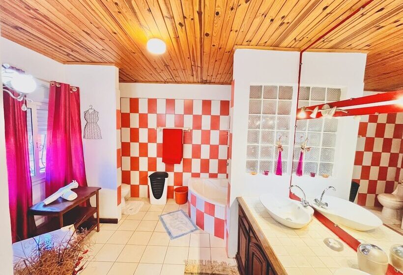 בית מלון כפרי Regina Lodge