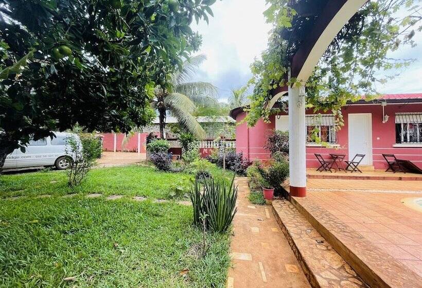 בית מלון כפרי Regina Lodge