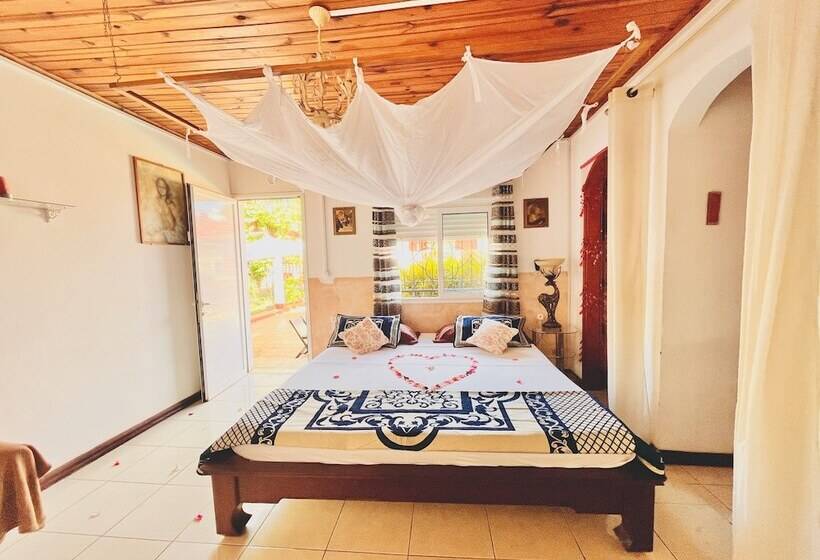 בית מלון כפרי Regina Lodge