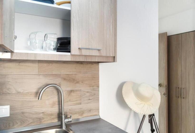 בית מלון כפרי Summer Inn