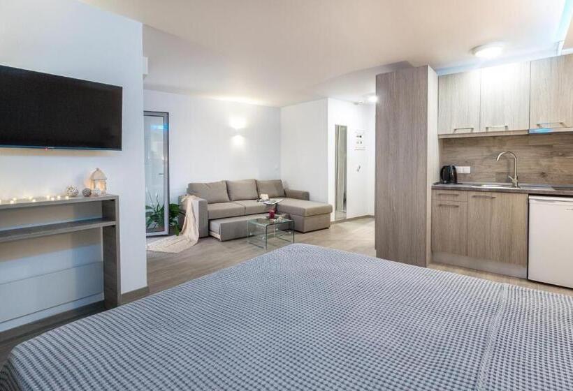 בית מלון כפרי Summer Inn