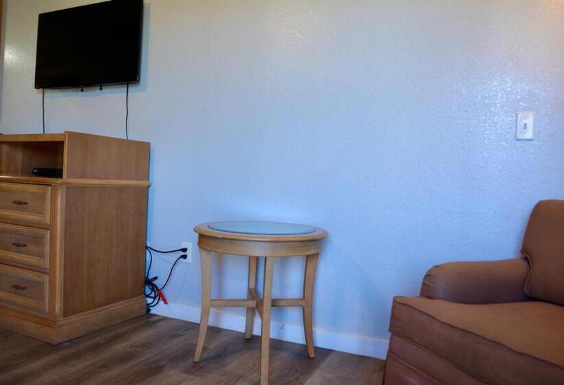 Отель Texas Lodge Kenedy