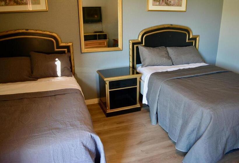 Отель Texas Lodge Kenedy