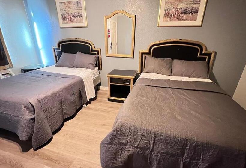 Отель Texas Lodge Kenedy