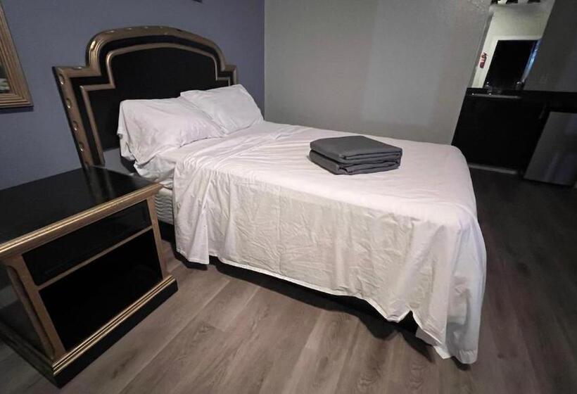 Отель Texas Lodge Kenedy